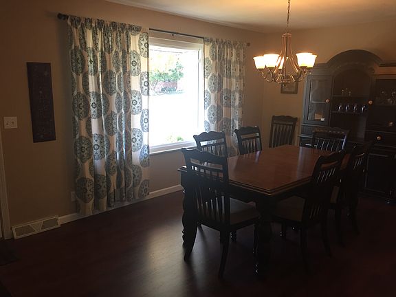 4th image of 1004 Lincoln Dr