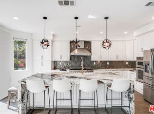 860 Sawtooth Dr, Upland, CA 91786