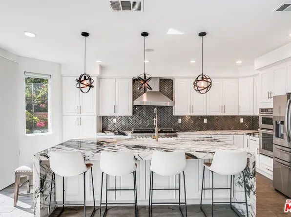 860 Sawtooth Dr, Upland, CA 91786