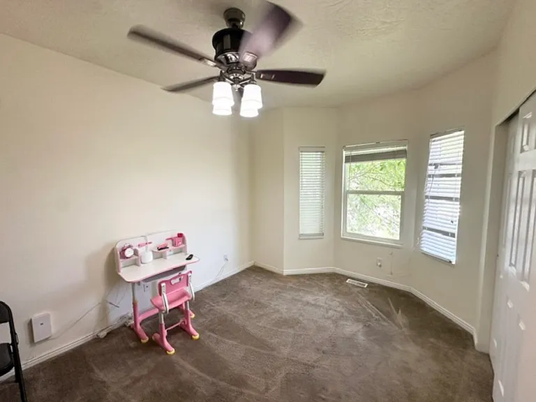 1563 W Turtle Dove Ln — Photo 6