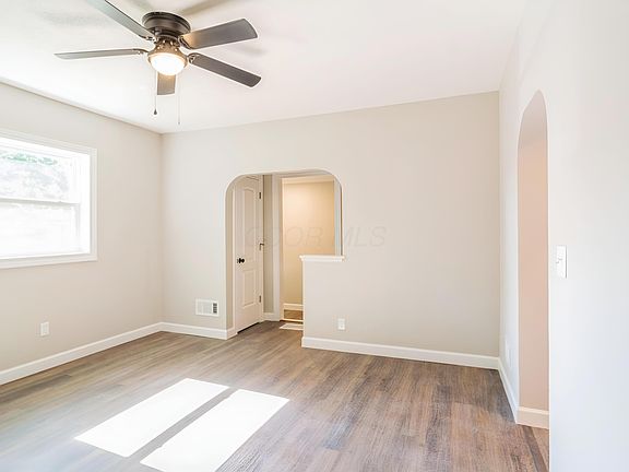 4th image of 823 S Walnut St