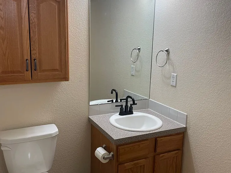 494 S Tamera Ave — Photo 17