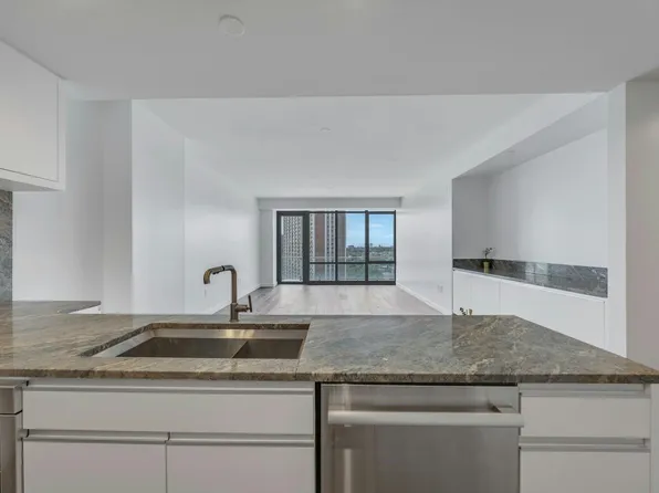 320 Adolphus Avenue image 12 of 43