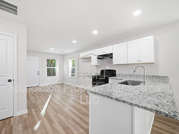 4th image of 349 N Worthington Dr