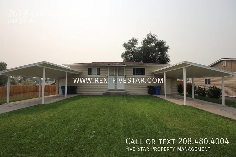 Charming 3 Bedroom Apartment in Central Pocatello! — Photo 1