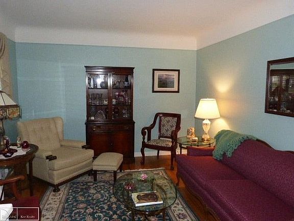 5th image of 17618 Stephens Dr