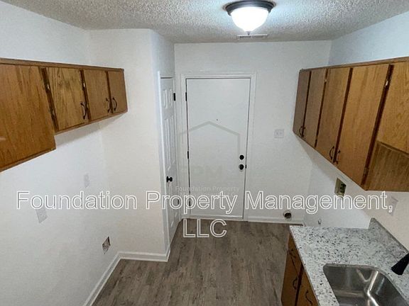 3rd image of 2605 Whitman Ave