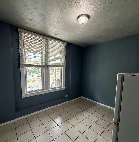 456 Eastern Ave Unit 2, Fall River 1st Floor 1BR! Heat by Electric, Hot Water Included! — Photo 4