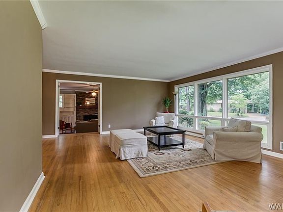 5th image of 1270 38th Ave E