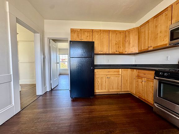 3rd image of 3629 West St
