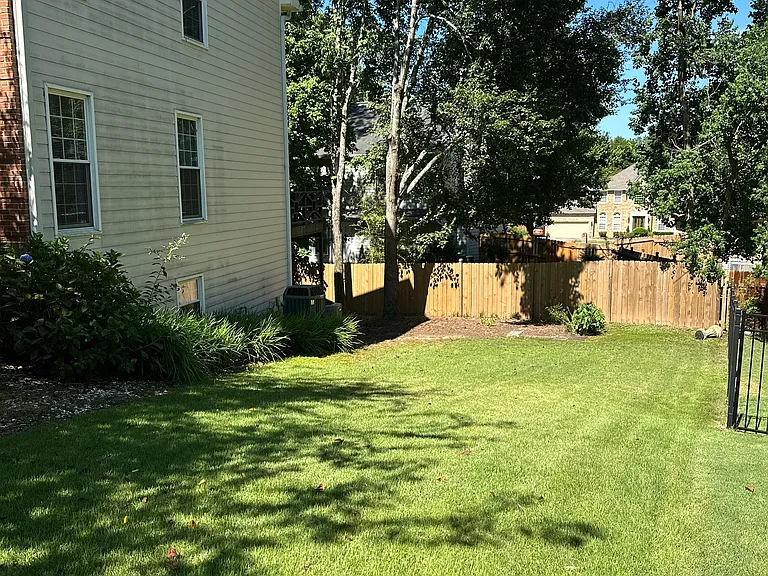 Pinehollow Ct — Photo 77