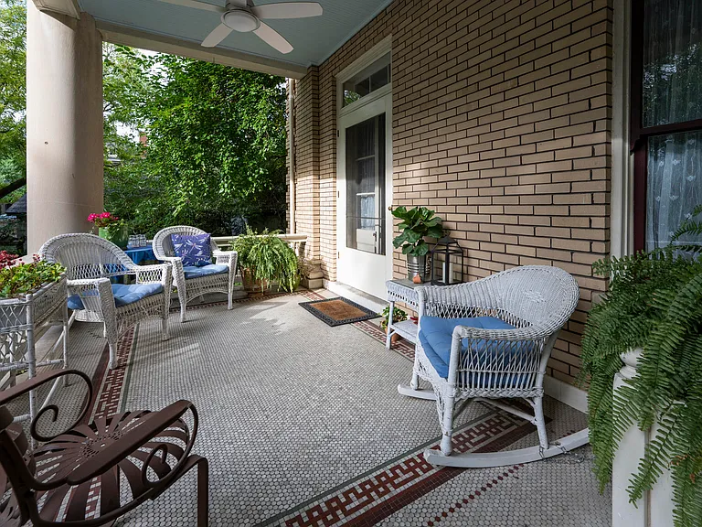 25 Hampton Ct #7 — Photo 8