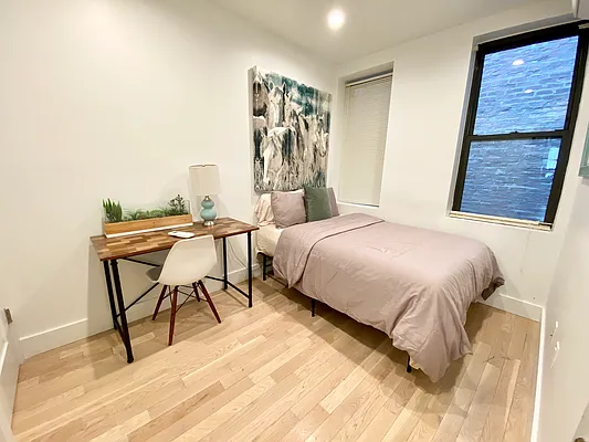 Rented by REAL New York | media 33