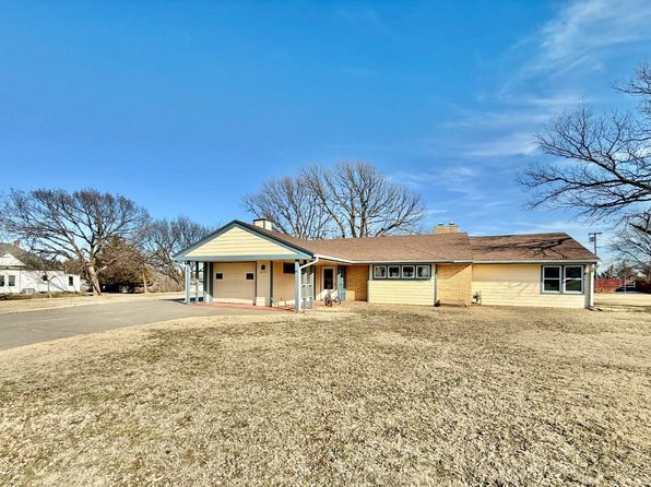 417 N 2nd St, Lincoln, KS 67455