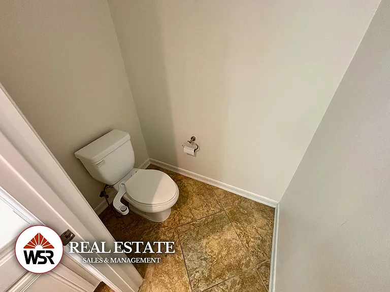 18691 Oak Park Dr — Photo 27