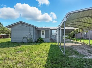 304 S Oak St #1, Leonard, TX 75452