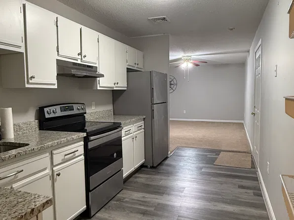 1506 Gorham St APT 304, Lowell, MA 01852