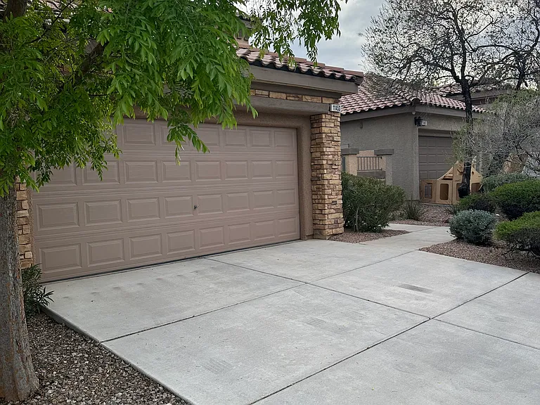 11453 Diveley Ave — Photo 7