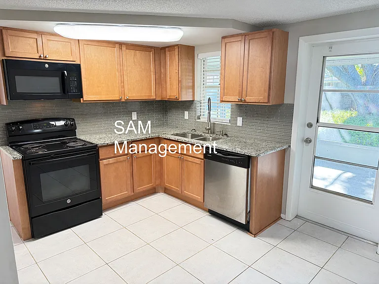 2830 Bucida Dr, Sarasota, FL 34232