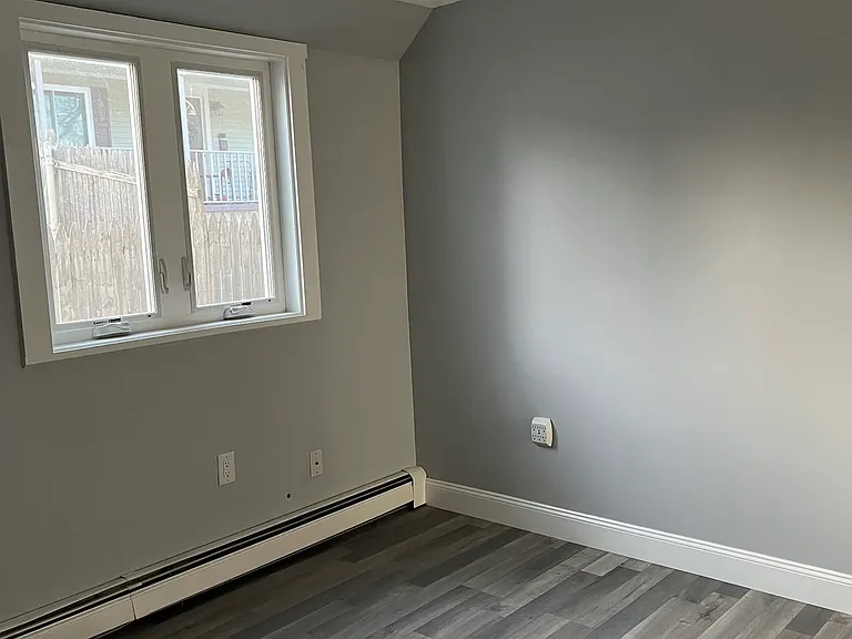 142 New York Ave — Photo 6