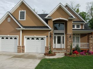 12 Rose Of Sharon Way, Candler, NC 28715