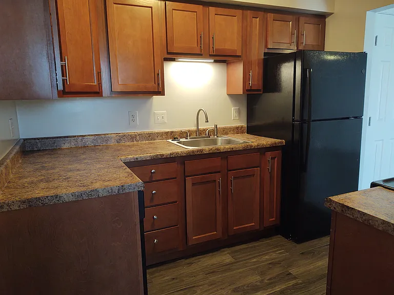KINGSGATE VILLAGE APARTMENTS — Photo 13