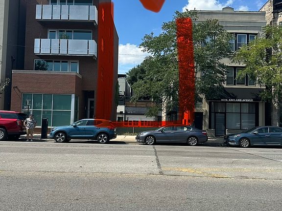 3rd image of 910 N Ashland Ave
