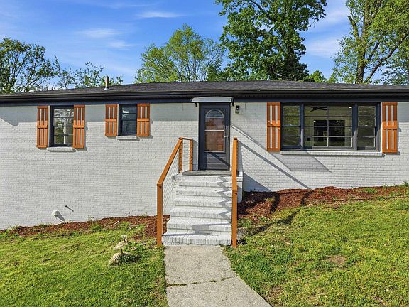 3rd image of 512 26th Ave NW