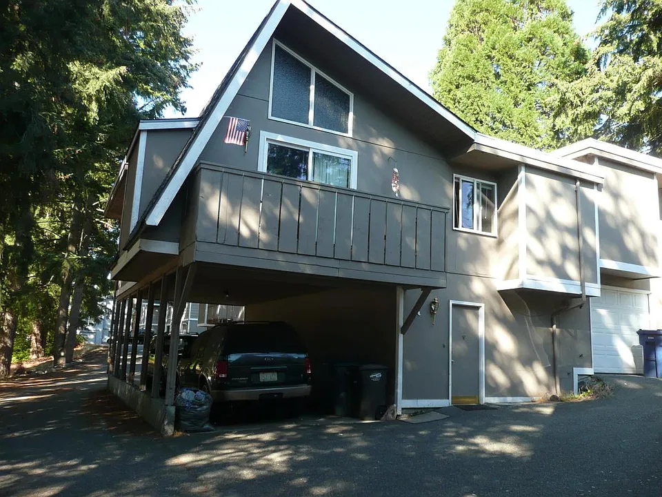 Front & 
carport