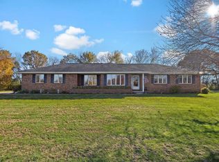 13302 Field Crest Rd, Highland, IL 62249