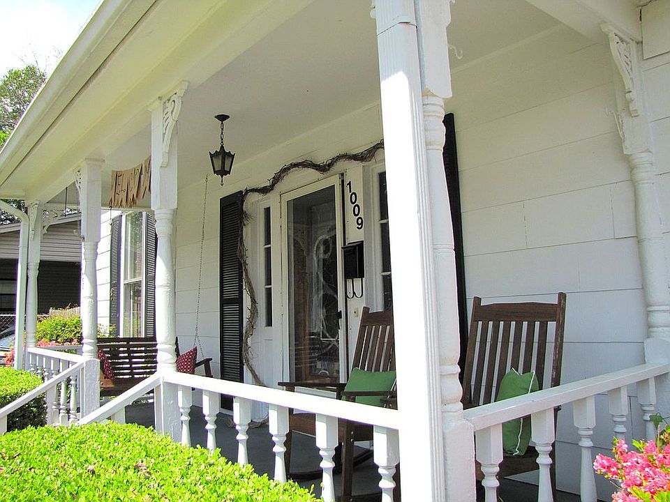 1st image of 1009 4th Avenue South