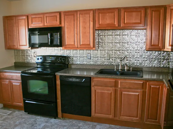 2054 Lambertson Ln, Salina, KS