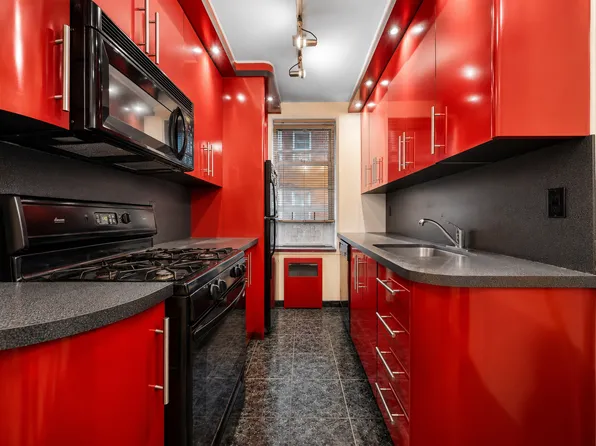 2727 Ocean Parkway image 1 of 18