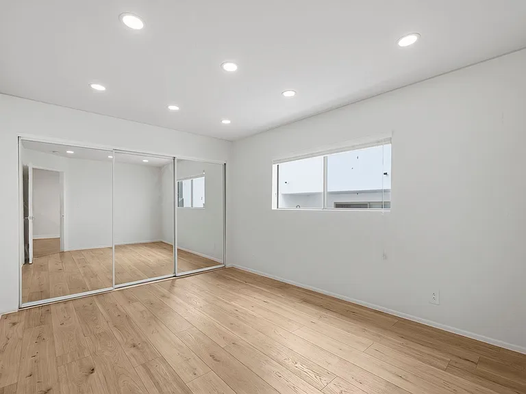 TALA Local at 832 Croft — Photo 8