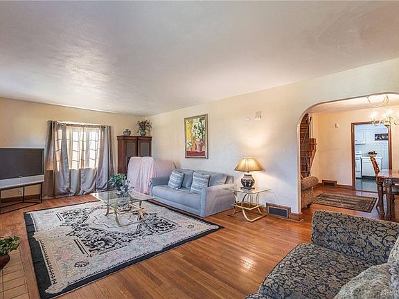 2nd image of 2446 Elsmere Ave