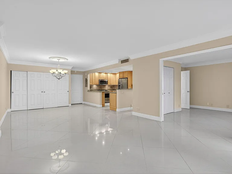 405 N Ocean Blvd #208 — Photo 6