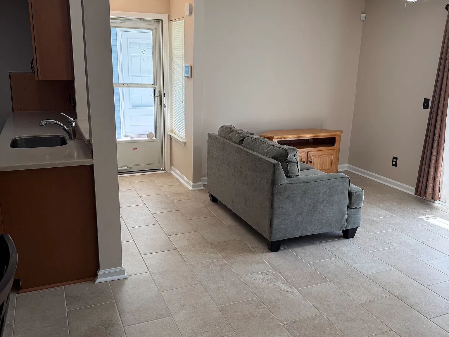 2 bed, 925 sqft, $1,500 — Photo 2