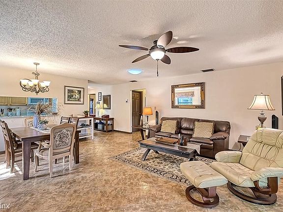 5th image of 4673 Oak Forest Dr E #R