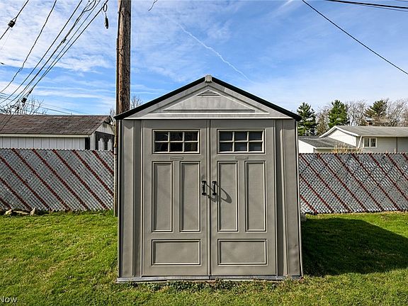 5th image of 6878 Lantern Ln