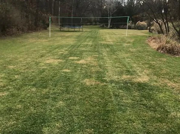 Fern Ln, Chambersburg, PA 17202