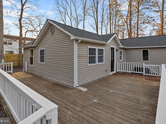 4th image of 355 Norfolk St