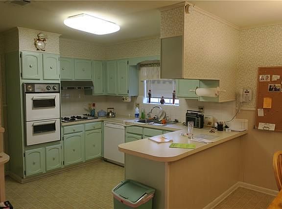 5th image of 5740 Albany Ct