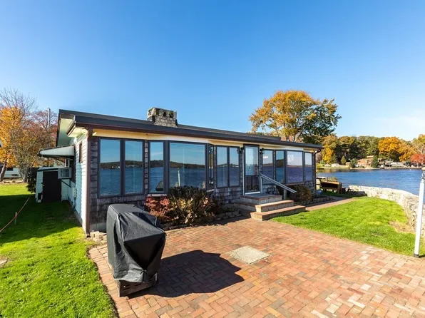 13 South Ave, Lakeville, MA 02347