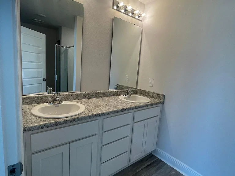 6321 Grove Park Dr — Photo 4