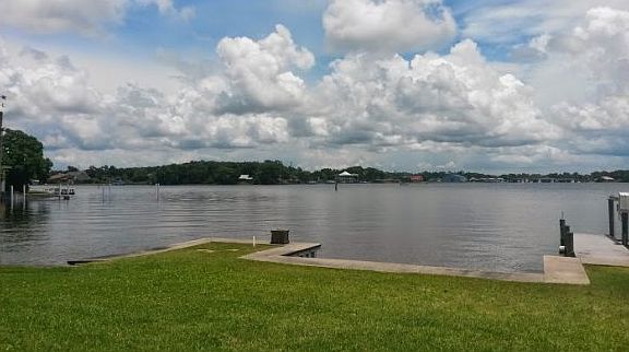 2nd image of 2055 N Watersedge Dr