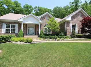 5500 Summerland Cir, Saint Louis, MO 63128