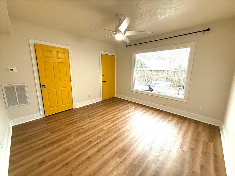 5201 Lindsay St — Photo 5