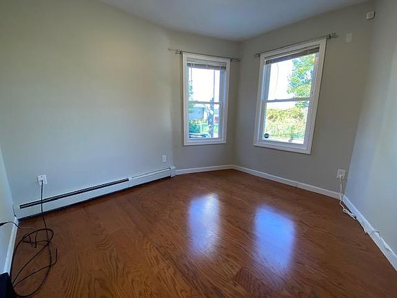 5th image of 27 Florence St #1R