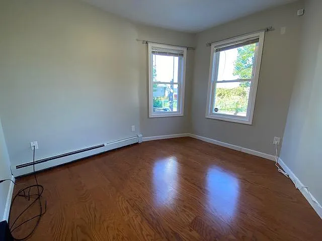 27 Florence St #1R — Photo 5