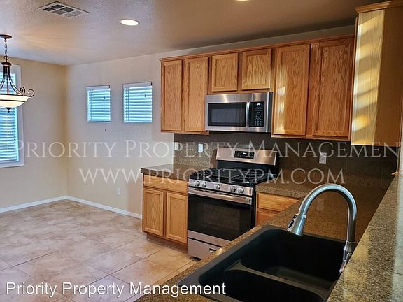 5th image of 1125 Gary Carmena Ave